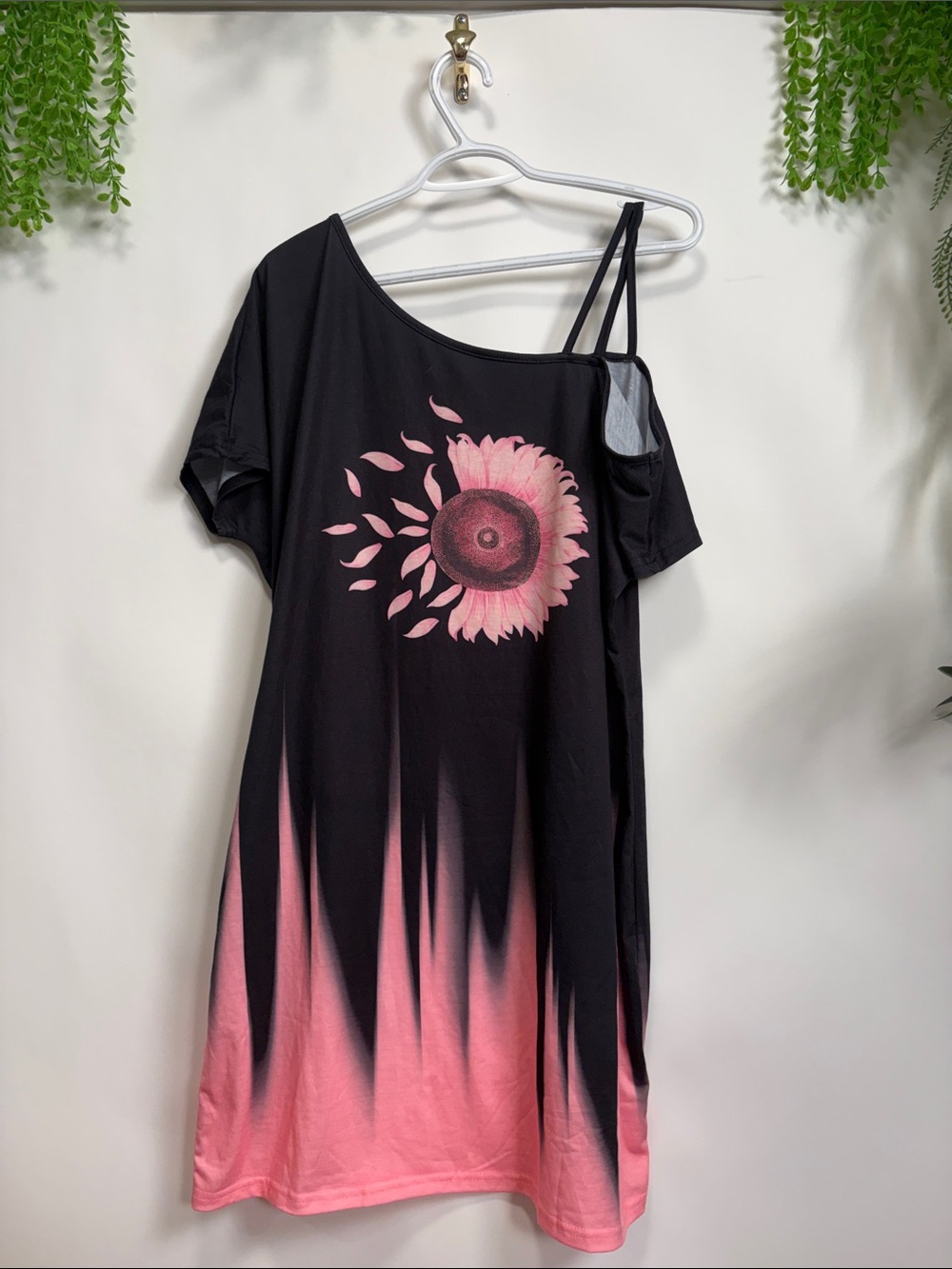 SHEIN Black One-Shoulder Dress with Pink Sunflower Motif